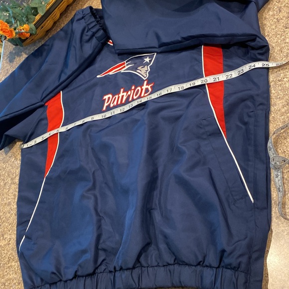New England Patriots Football NFL G-III Apparel Group Pullover Jacket Medium - Picture 7 of 17